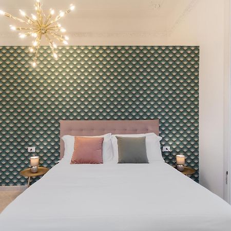Palazzo Galeoni Luxury Suites Салерно Екстериор снимка
