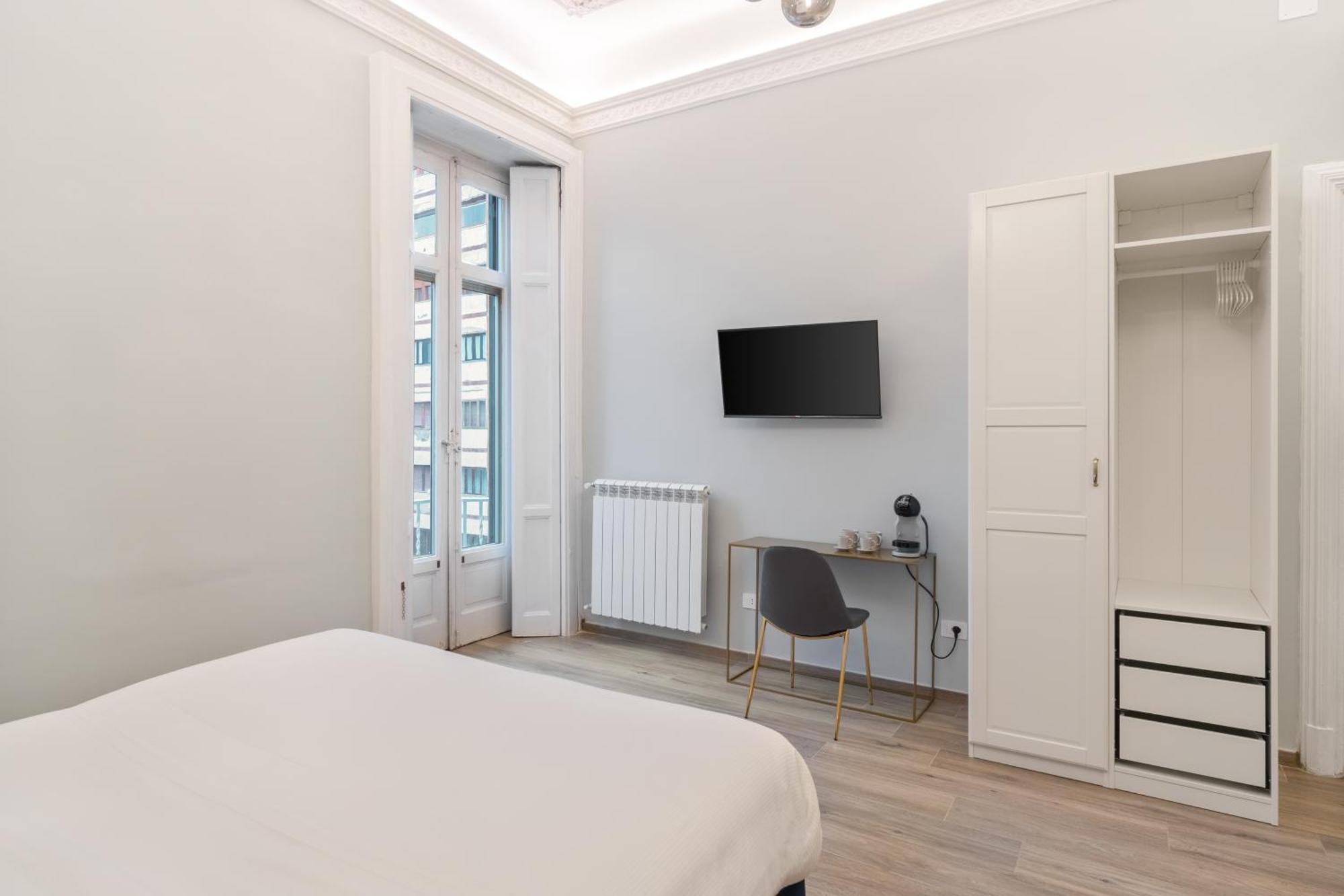 Palazzo Galeoni Luxury Suites Салерно Екстериор снимка