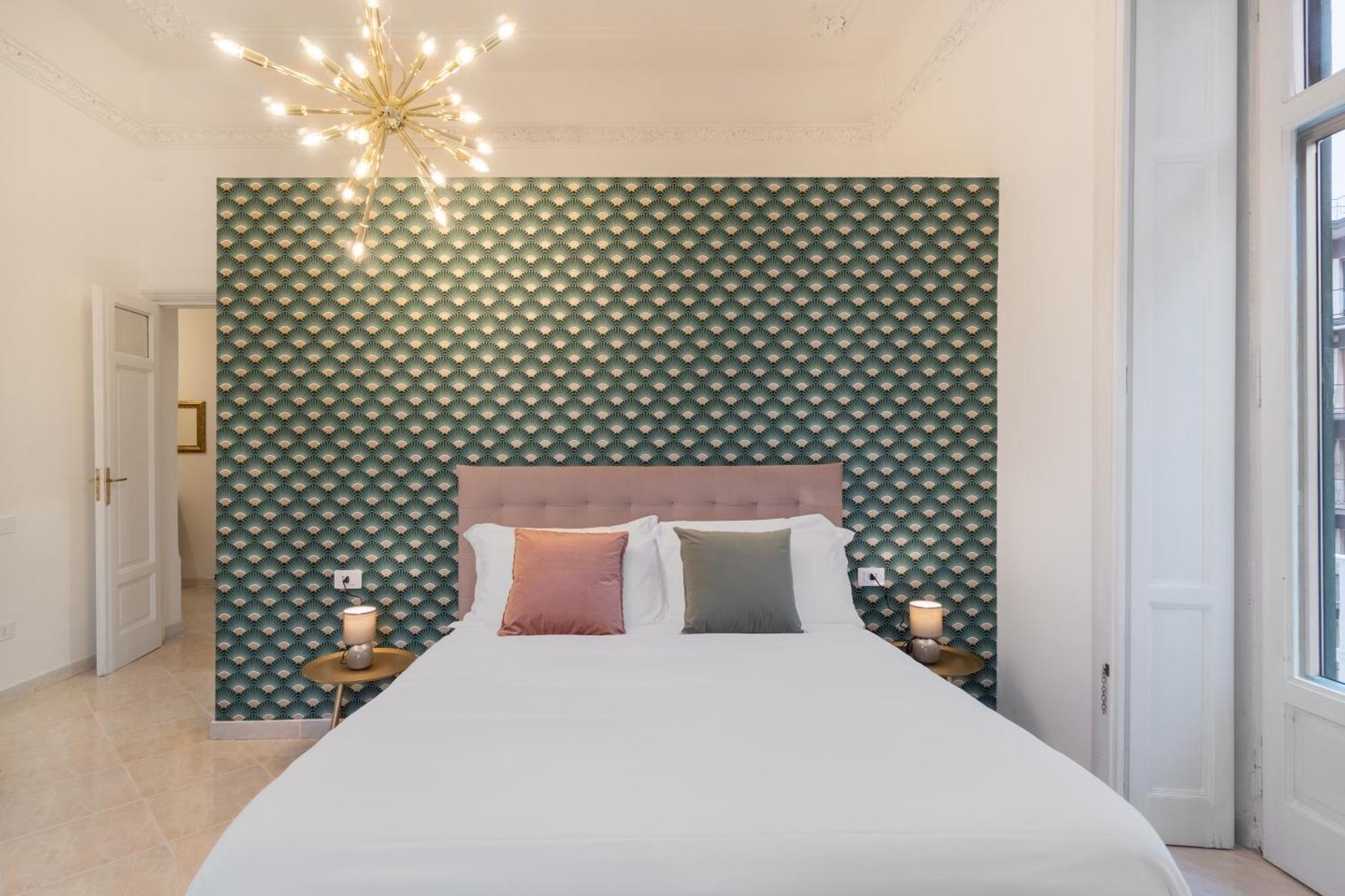 Palazzo Galeoni Luxury Suites Салерно Екстериор снимка