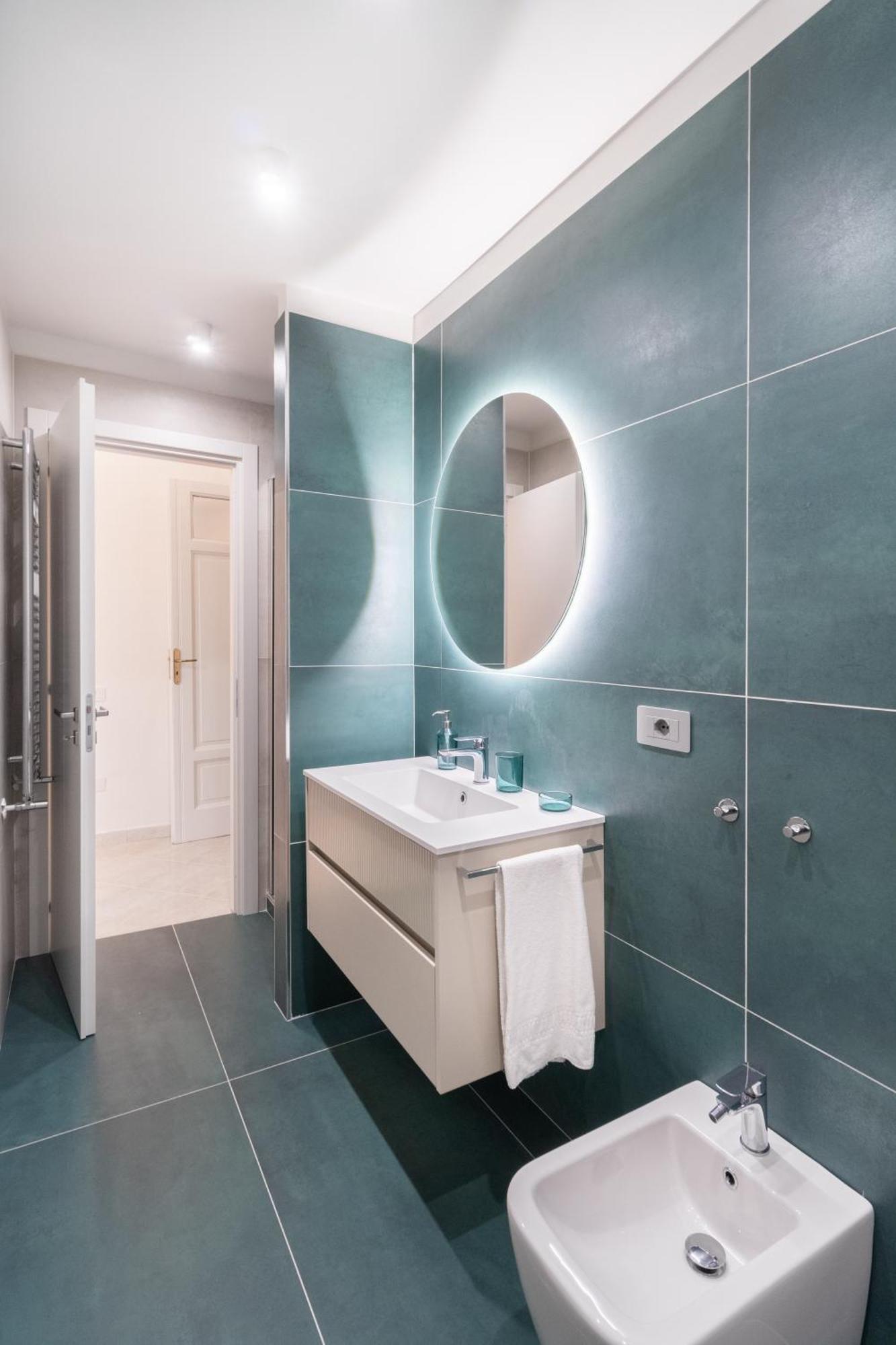 Palazzo Galeoni Luxury Suites Салерно Екстериор снимка