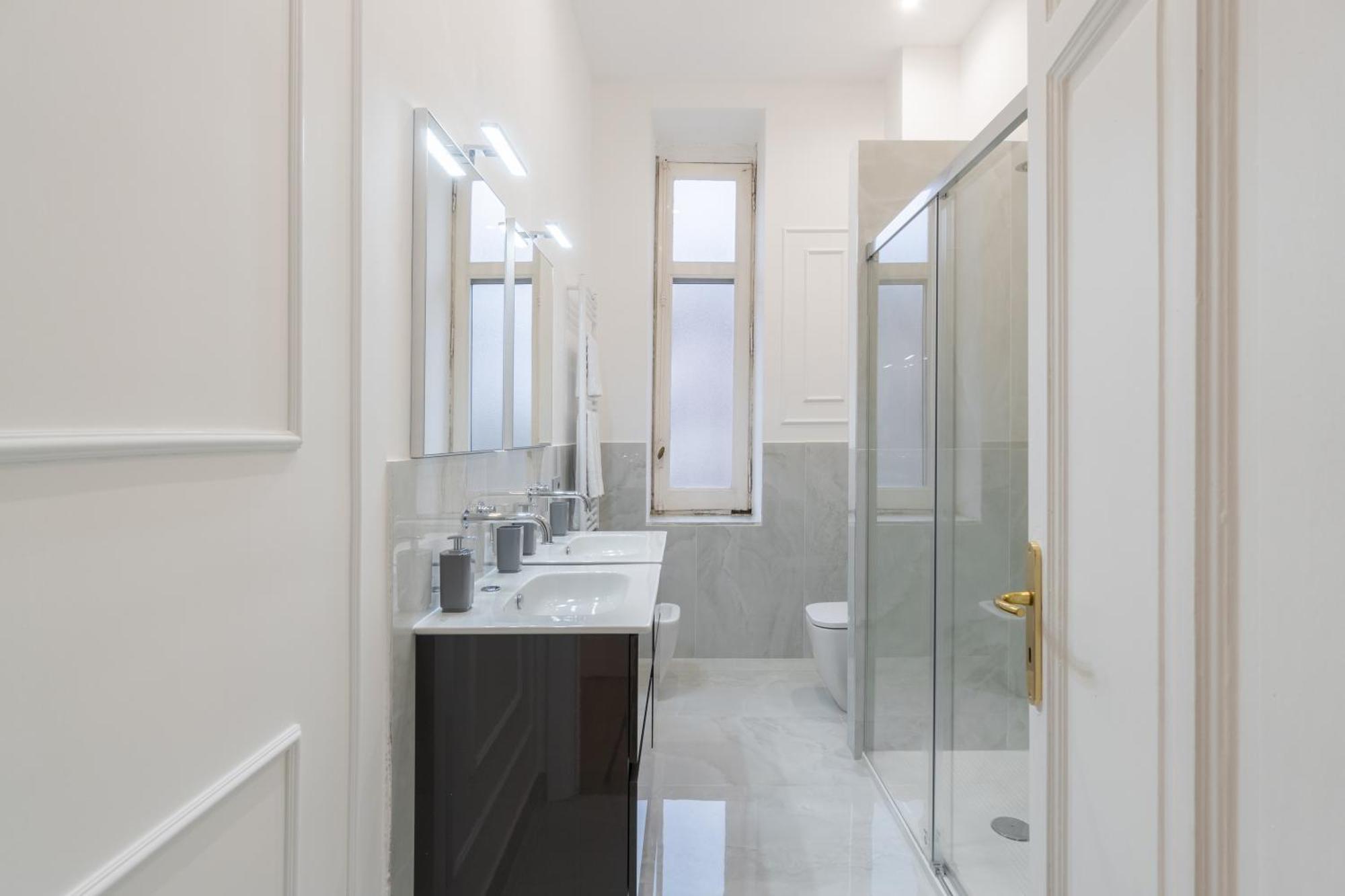 Palazzo Galeoni Luxury Suites Салерно Екстериор снимка