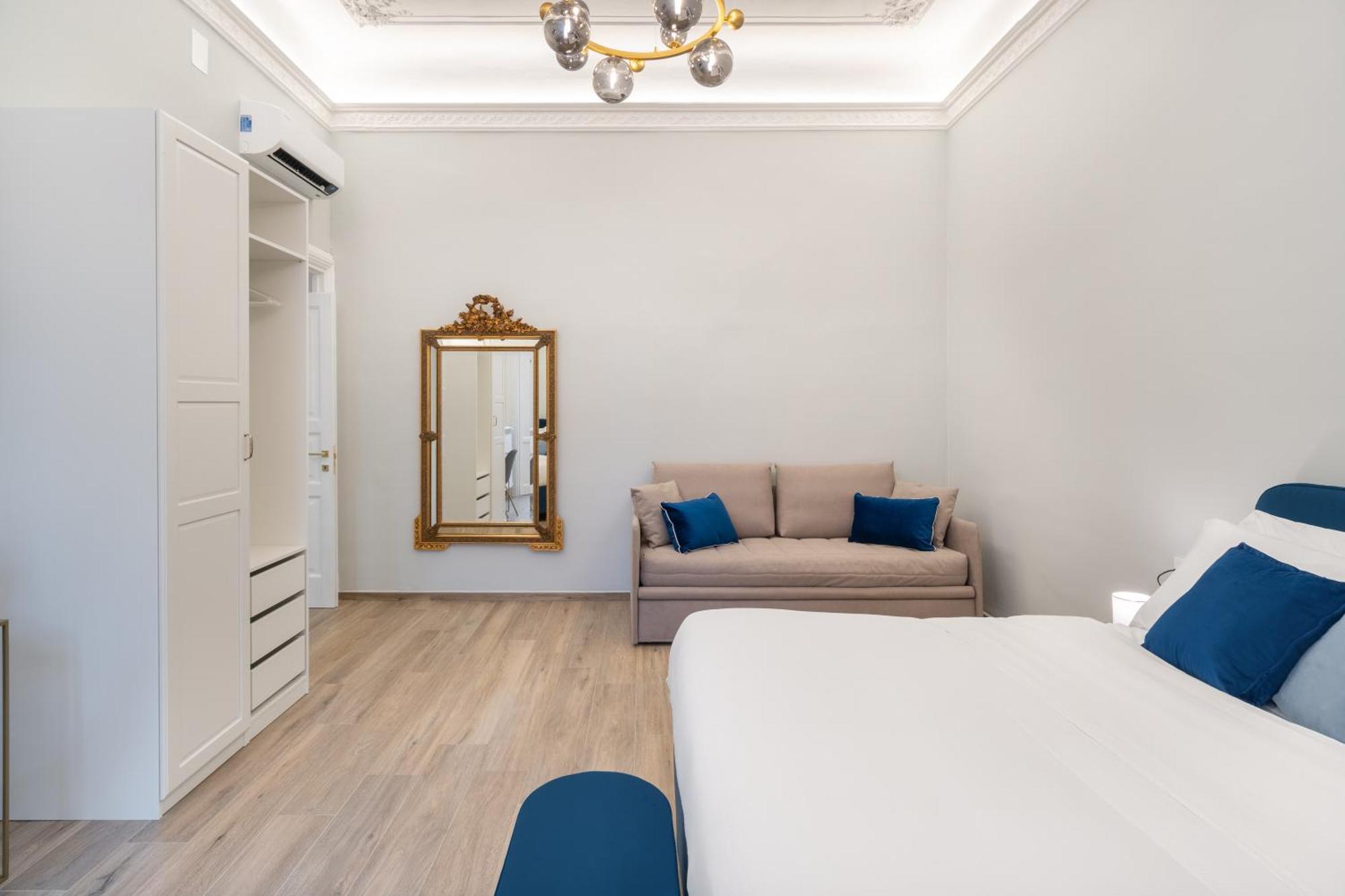 Palazzo Galeoni Luxury Suites Салерно Екстериор снимка