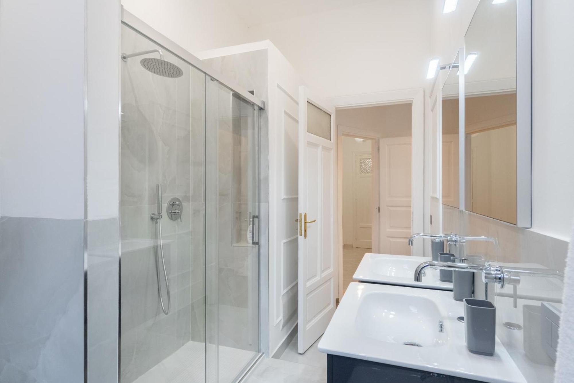 Palazzo Galeoni Luxury Suites Салерно Екстериор снимка