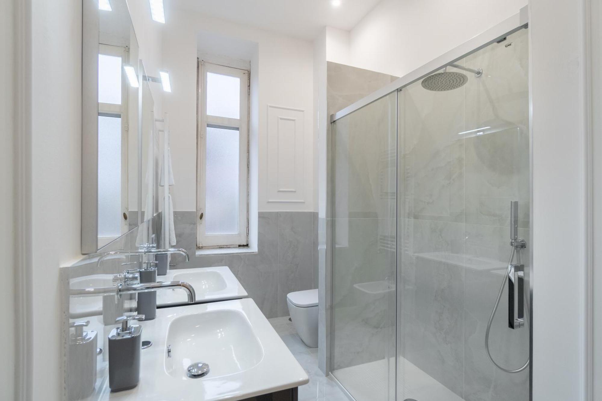 Palazzo Galeoni Luxury Suites Салерно Екстериор снимка