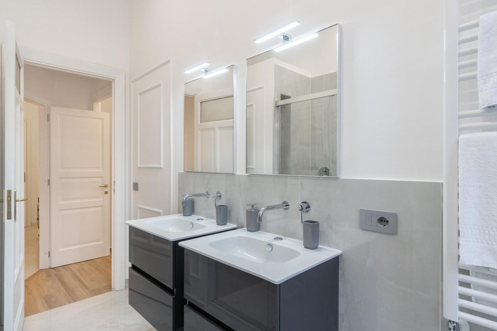Palazzo Galeoni Luxury Suites Салерно Екстериор снимка